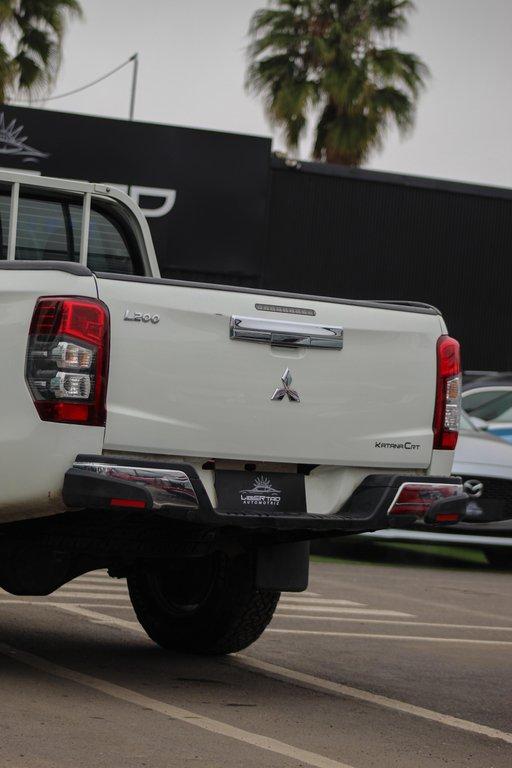Mitsubishi L200 Katana — foto 7 de 9